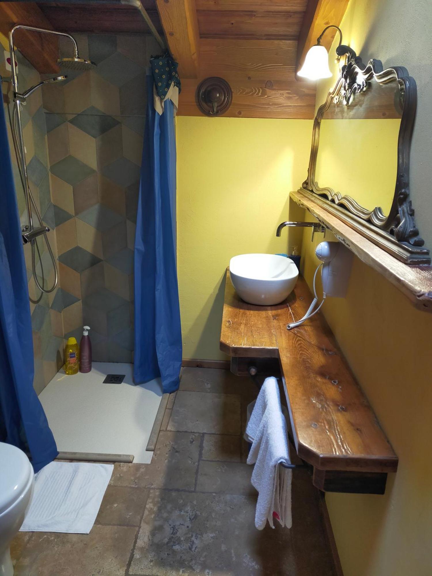 Lo Tzeno Hotel Fenis Quarto foto